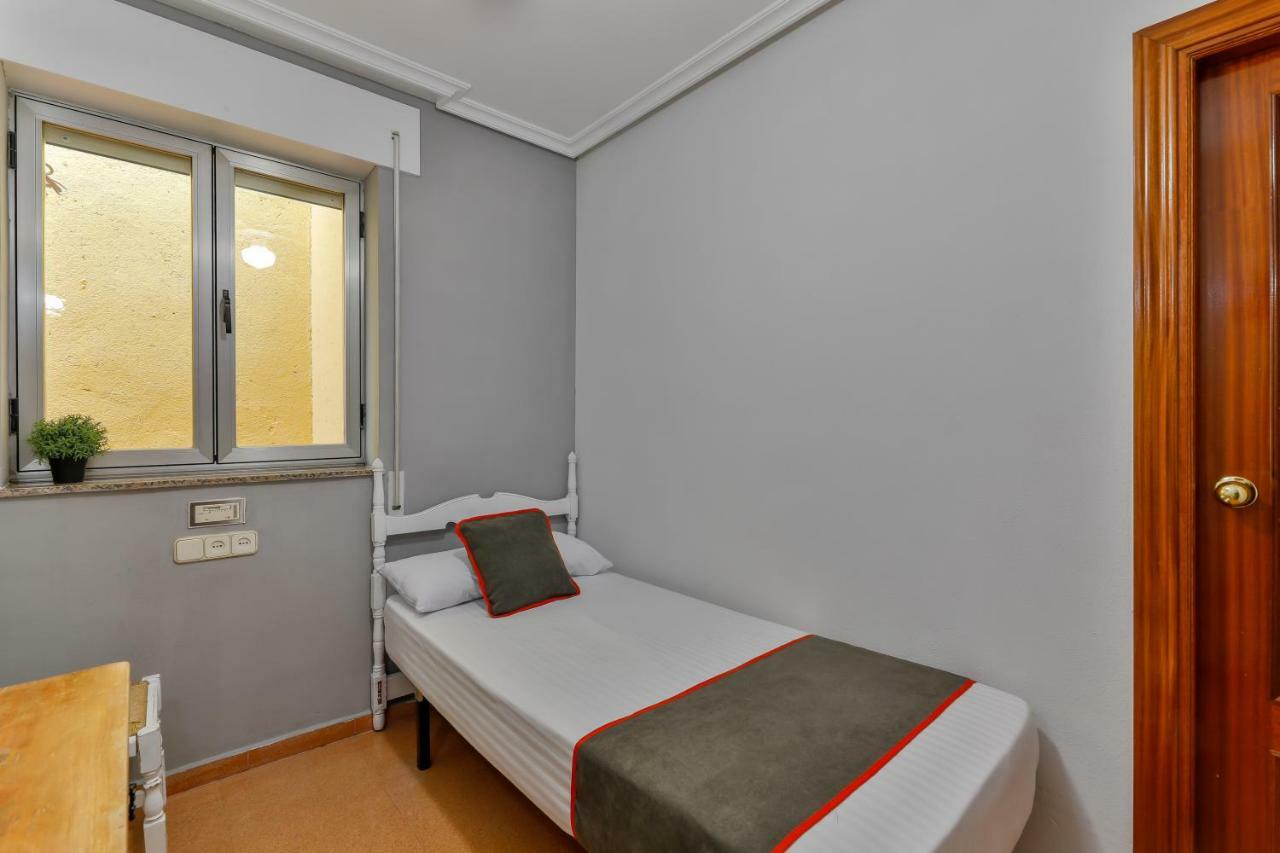 Oyo Hostal El Pilar ビジャカスティン エクステリア 写真