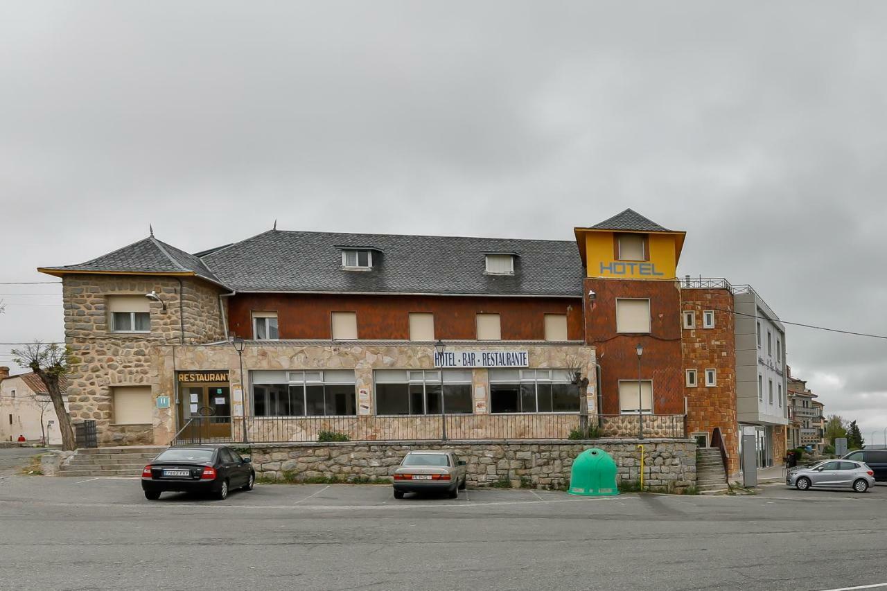 Oyo Hostal El Pilar ビジャカスティン エクステリア 写真